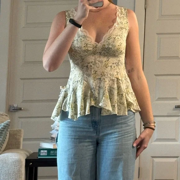 Floral Lace Trim Peplum Top - Picture 1 of 8